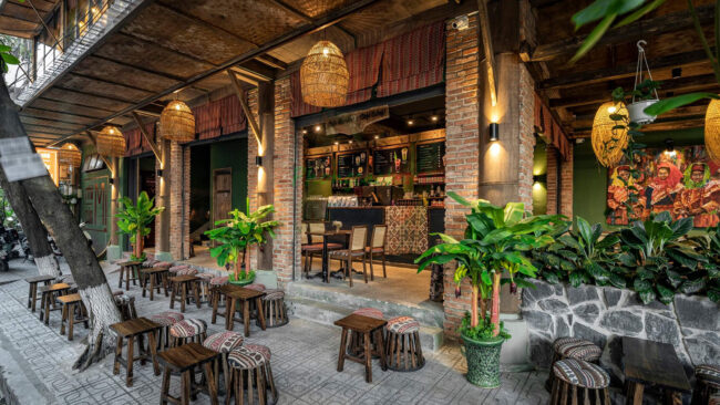 Nhà của Mị – Chất Tây Bắc thơ mộng giữa lòng Sài Gòn – Nguồn: thietkecafedep.com.vn Nhà của Mị - Chất Tây Bắc thơ mộng giữa lòng Sài Gòn - Nguồn: thietkecafedep.com.vn