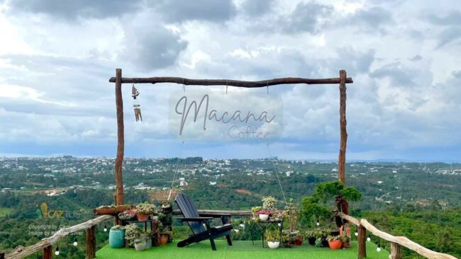 me-hoac-quan-cafe-ket-hop-homestay-sieu-dep-ngay-lung-chung-nui