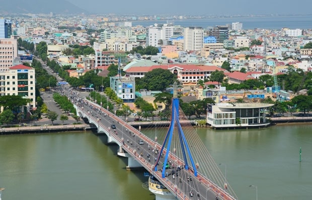 Khung cảnh yên bình, thơ mộng vào ban ngày của cầu xoay sông Hàn