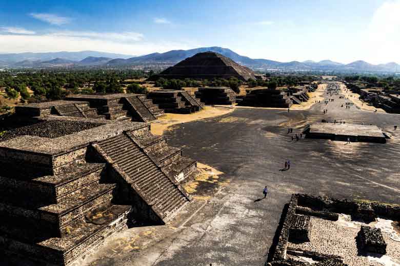 Thành phố Teotihuacan sở hữu hai kim tự tháp là Mặt Trời và Mặt Trăng